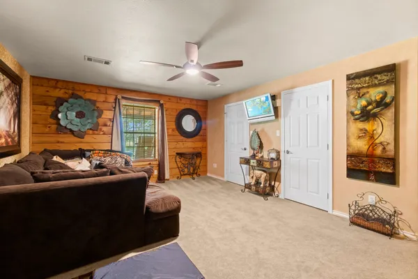 $675,000 | 51 Bullock Lane, Shepherd, TX 77371