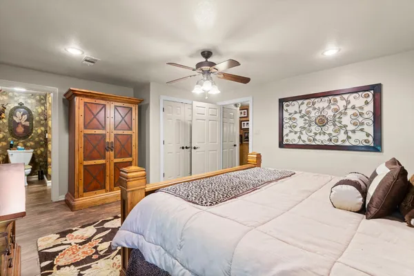 $675,000 | 51 Bullock Lane, Shepherd, TX 77371