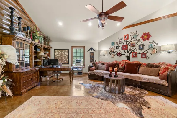 $675,000 | 51 Bullock Lane, Shepherd, TX 77371