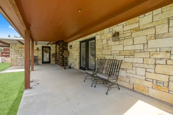 $675,000 | 51 Bullock Lane, Shepherd, TX 77371