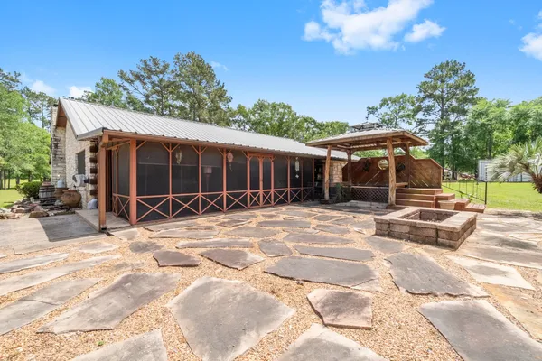 $675,000 | 51 Bullock Lane, Shepherd, TX 77371
