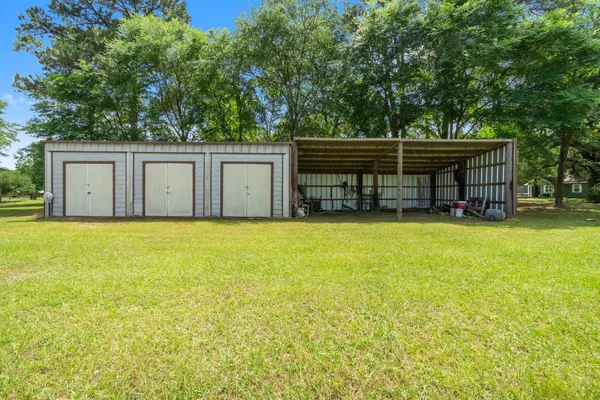 $675,000 | 51 Bullock Lane, Shepherd, TX 77371