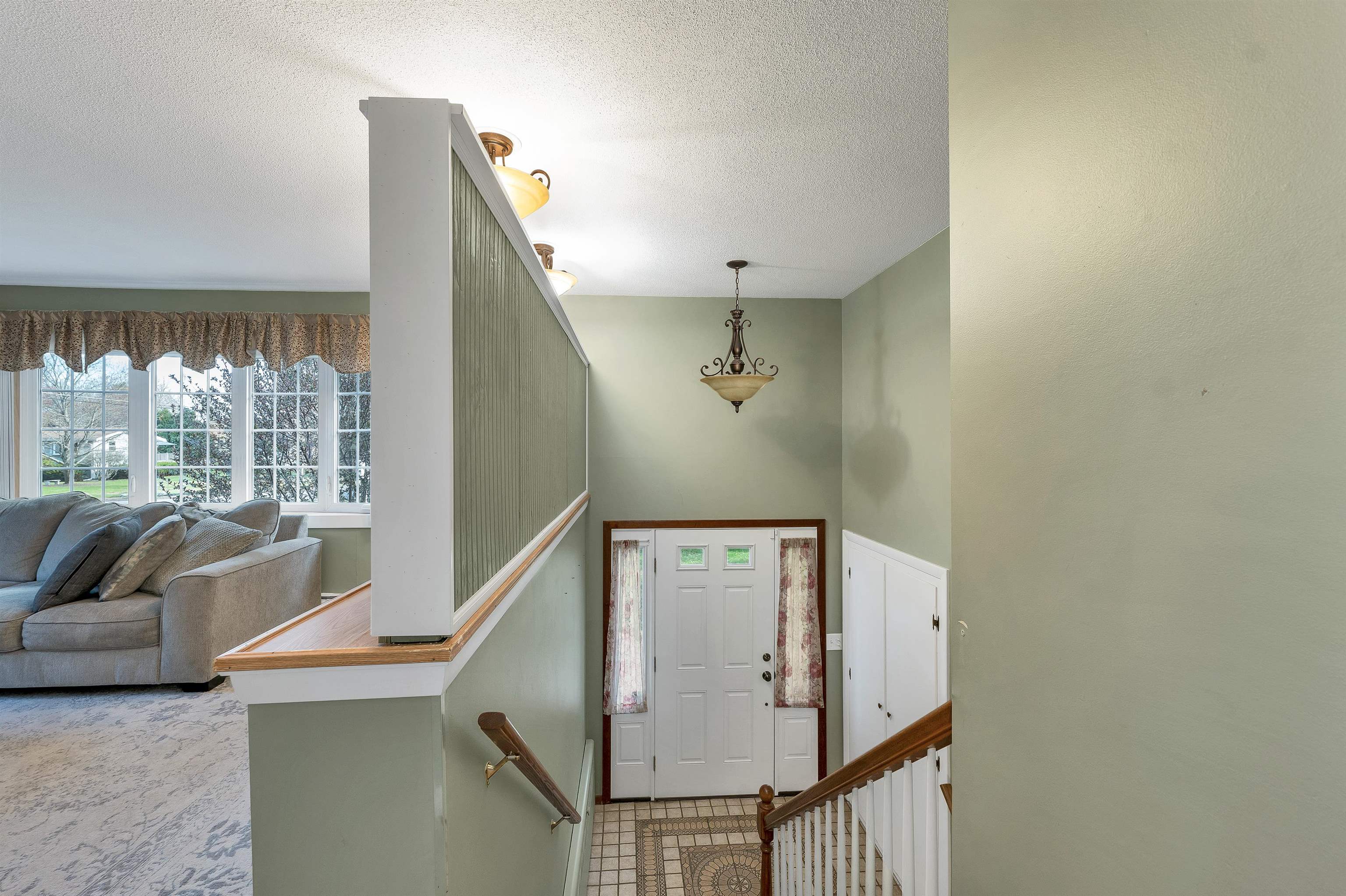 6 Castle Drive Hooksett, NH 03106 - Photo 2 of 42