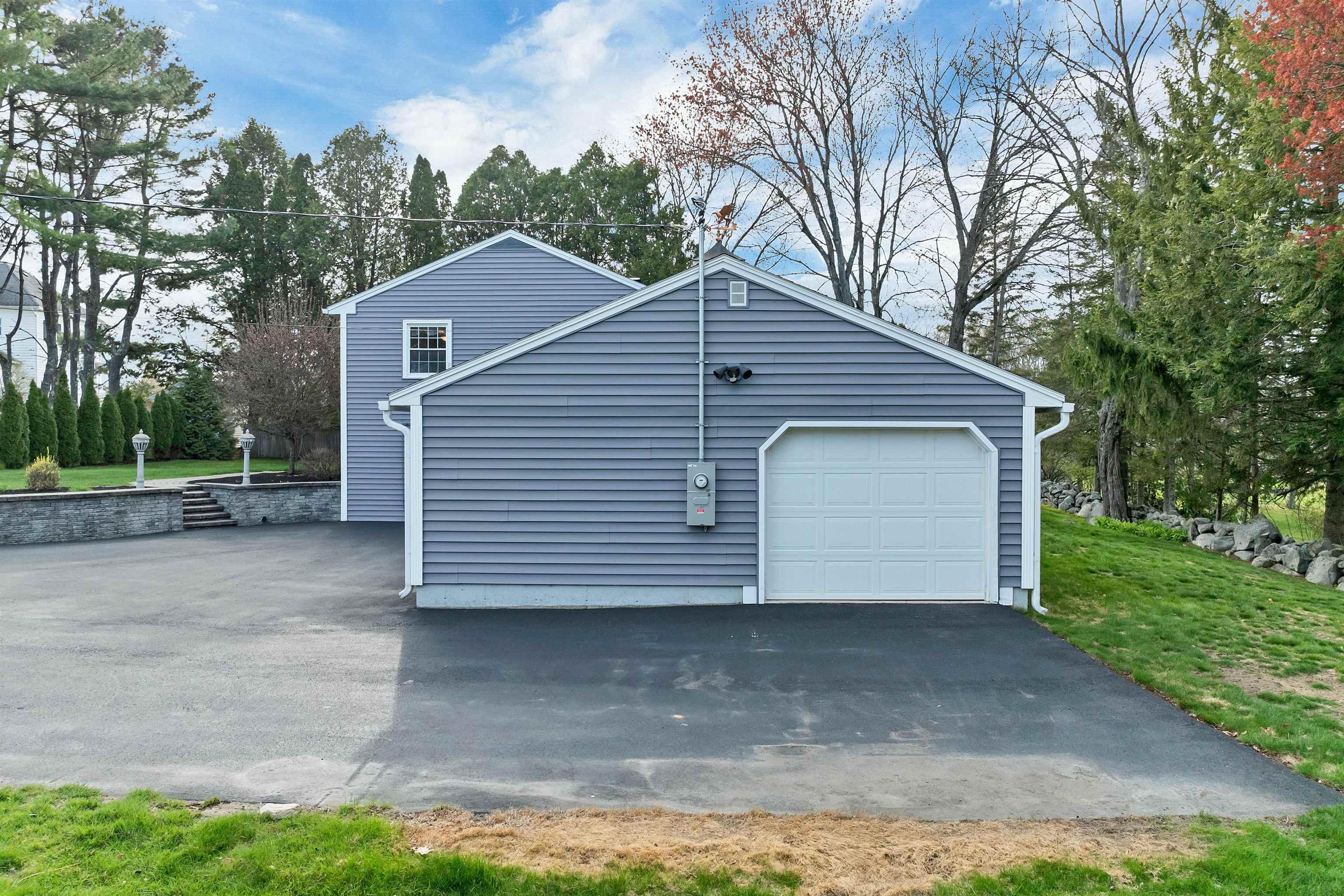 6 Castle Drive Hooksett, NH 03106 - Photo 30 of 42