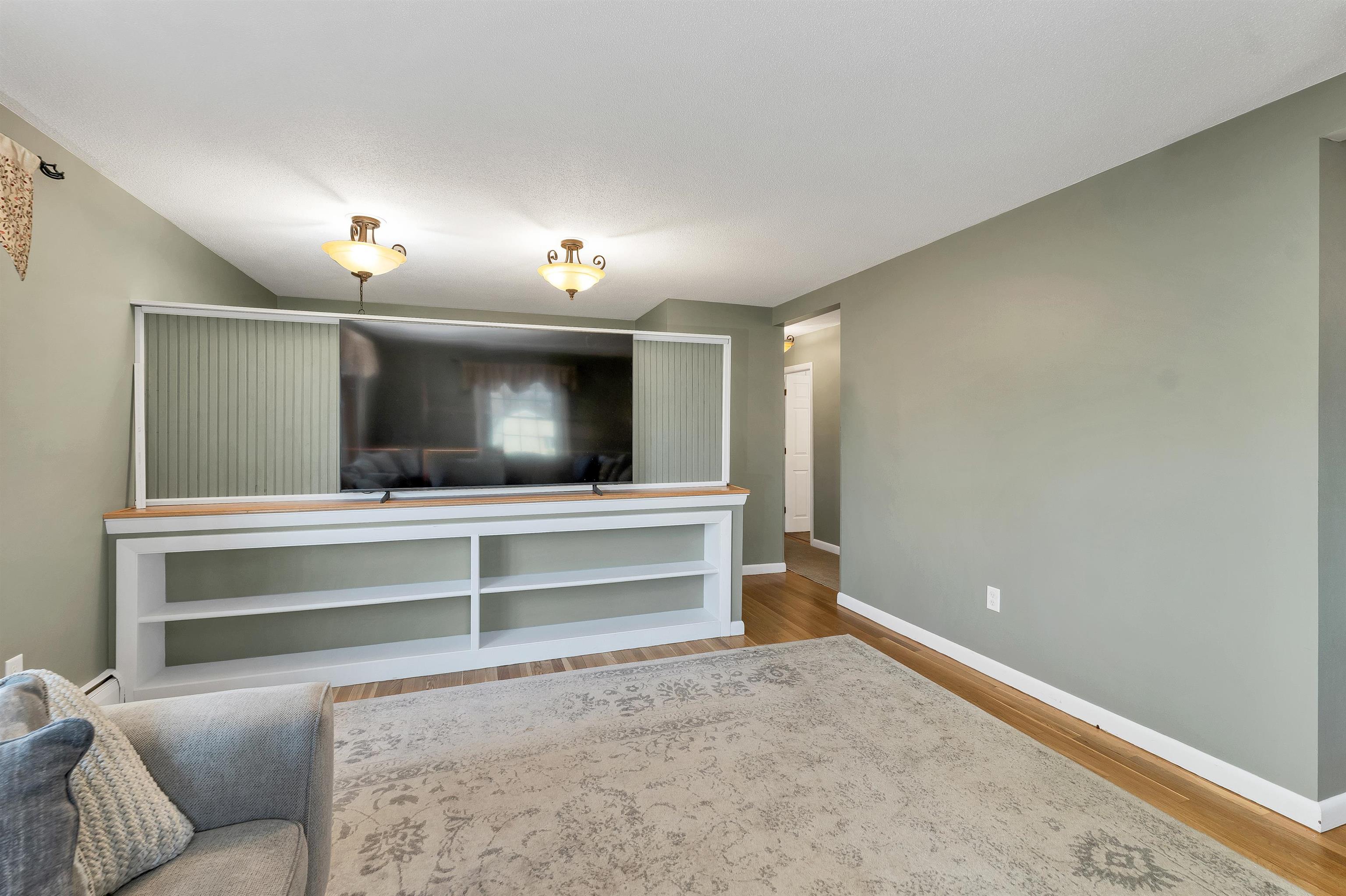 6 Castle Drive Hooksett, NH 03106 - Photo 5 of 42