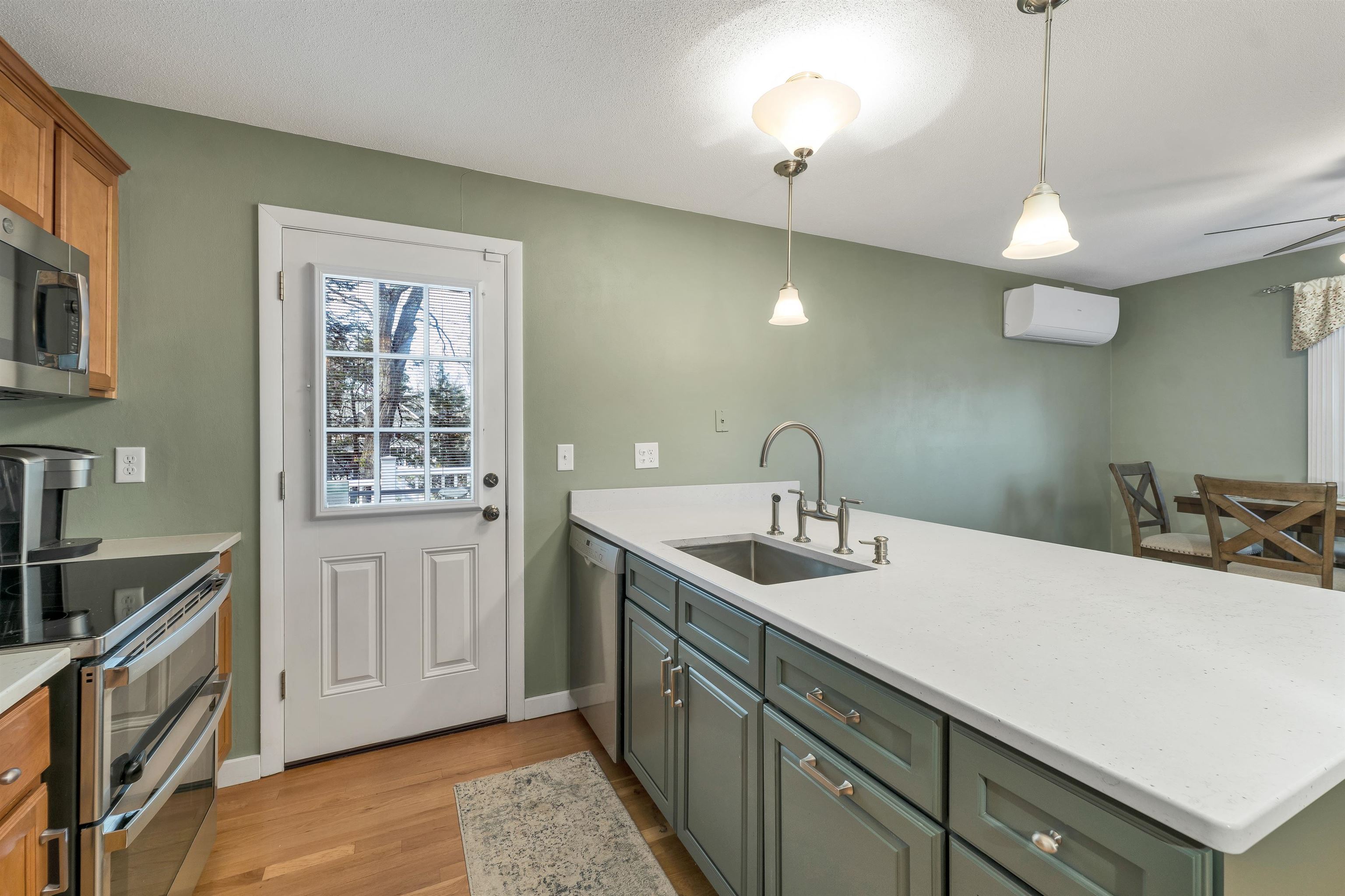 6 Castle Drive Hooksett, NH 03106 - Photo 9 of 42
