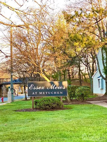 $2,650 | 165 Essex Avenue, Unit 504, Metuchen, NJ 08840