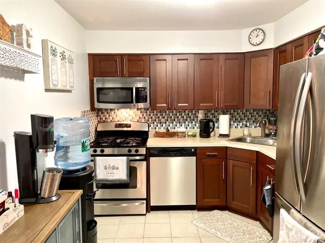 $2,650 | 165 Essex Avenue, Unit 504, Metuchen, NJ 08840