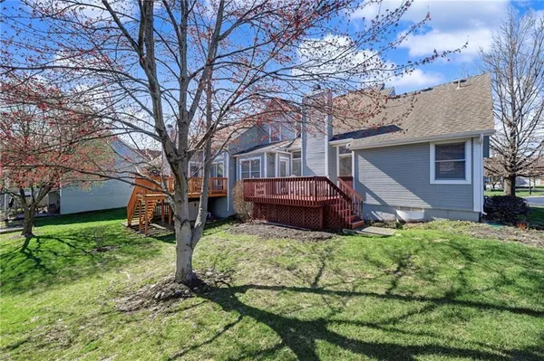 $325,000 | 6817 West 156th Terrace, Overland Park, KS 66223