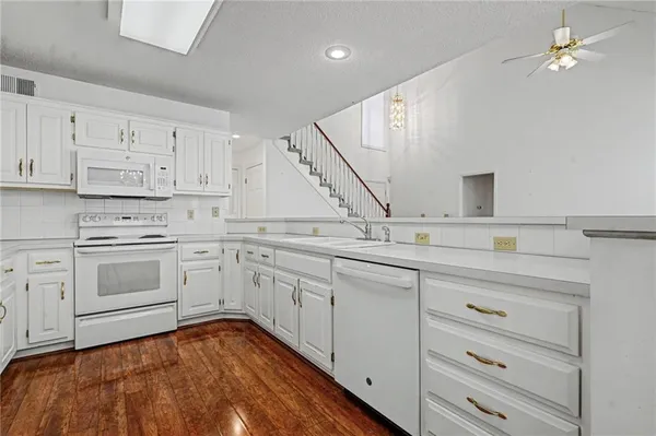 $325,000 | 6817 West 156th Terrace, Overland Park, KS 66223