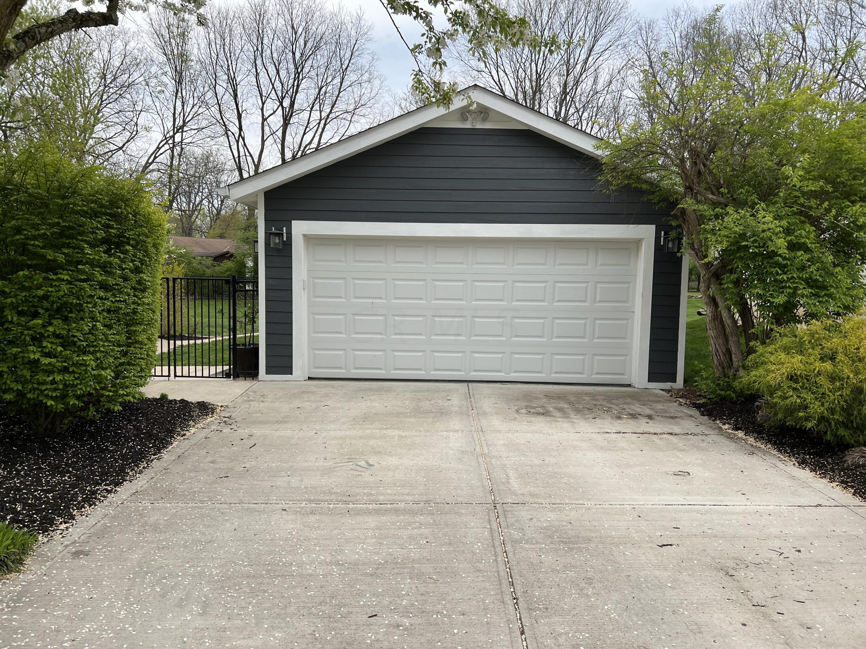 4251 Shire Landing Road Hilliard, OH 43026 - Photo 8 of 60 20x40 garage