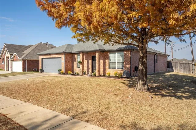 $365,000 | 2715 Tori Oak Trail, Corinth, TX 76210