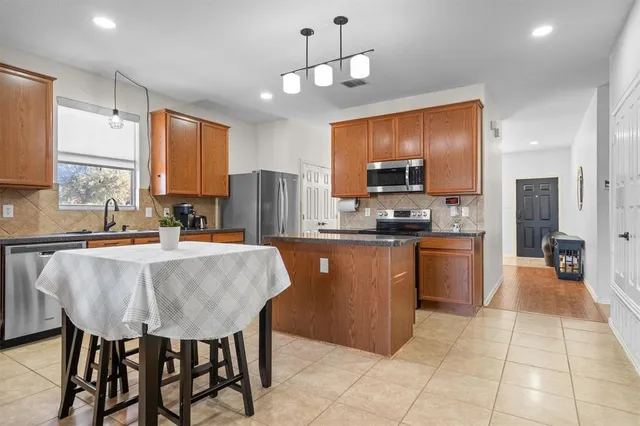 $365,000 | 2715 Tori Oak Trail, Corinth, TX 76210