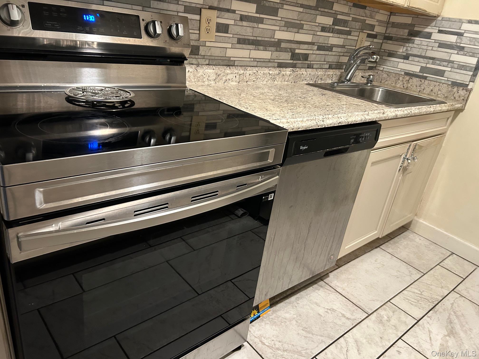 2 Secora Road, Unit C20 Monsey, NY 10952 - Photo 6 of 34 a close view of stove