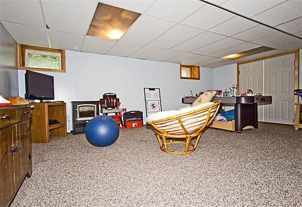 7 Dunstan Road Chelmsford, MA 01824 - Photo 15 of 21 Gallery Image 15