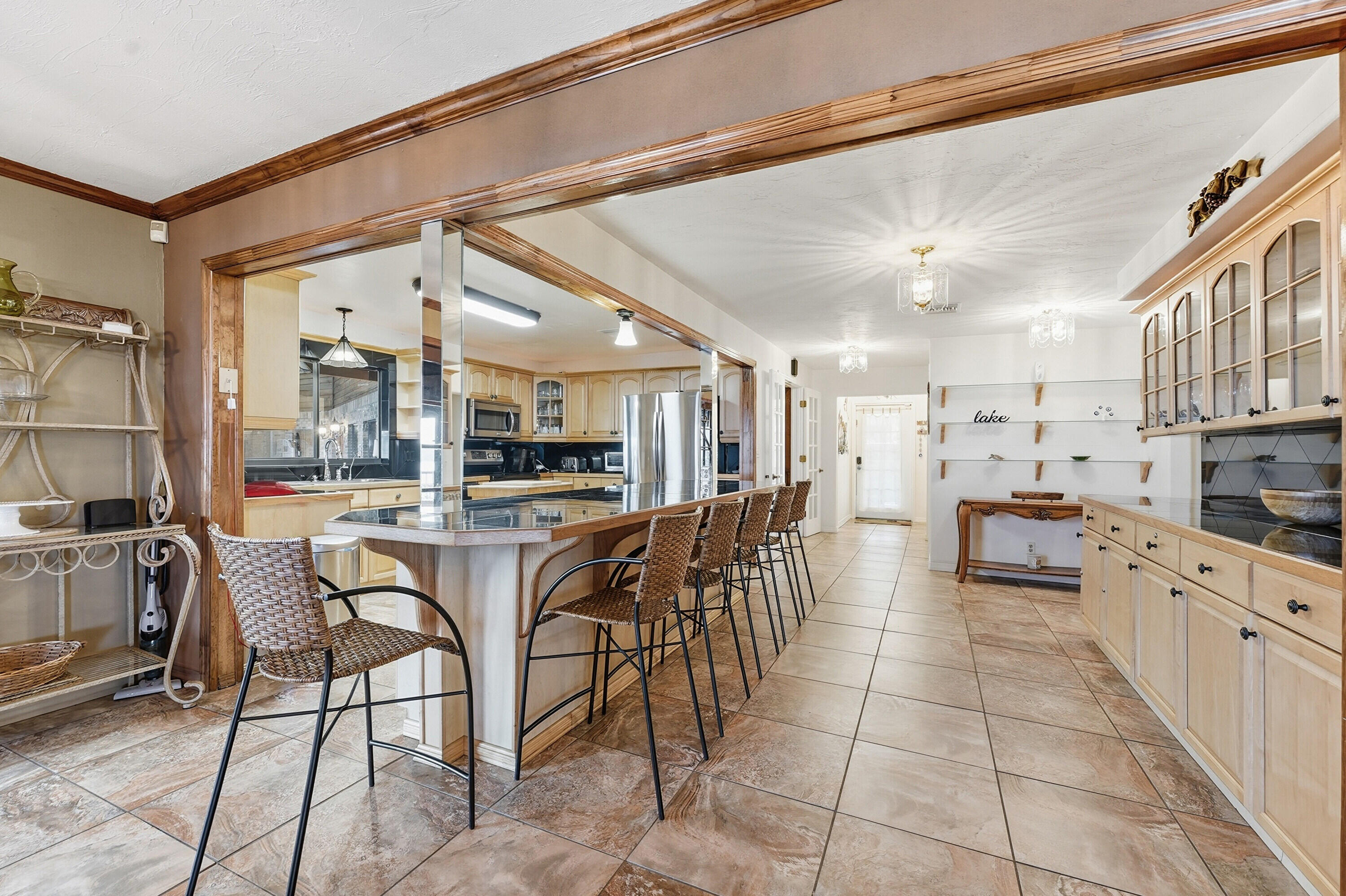 200 Windy Point Road Lake Placid, FL 33852 - Photo 5 of 74 a view of a dining room with furniture