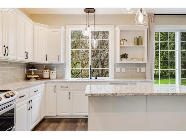 $825,000 | 18389 South Winnifred Avenue, Molalla, OR 97038