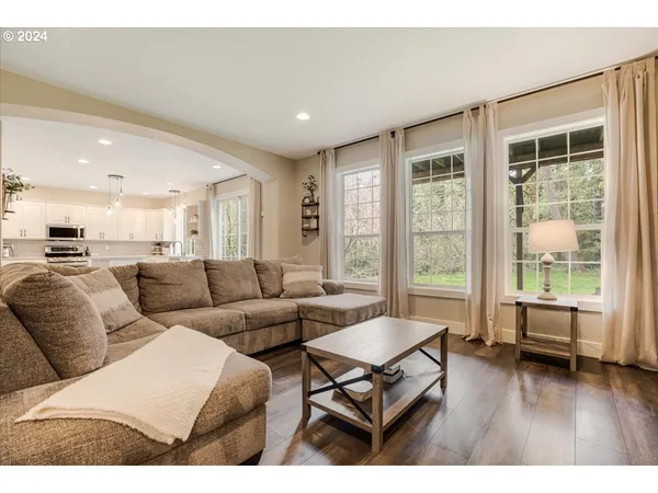 $825,000 | 18389 South Winnifred Avenue, Molalla, OR 97038