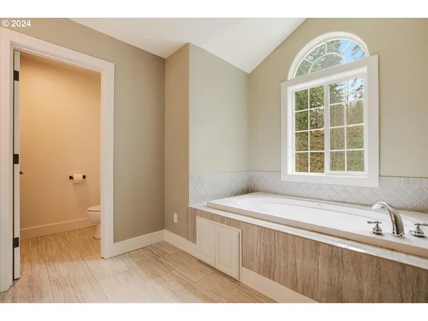 $825,000 | 18389 South Winnifred Avenue, Molalla, OR 97038