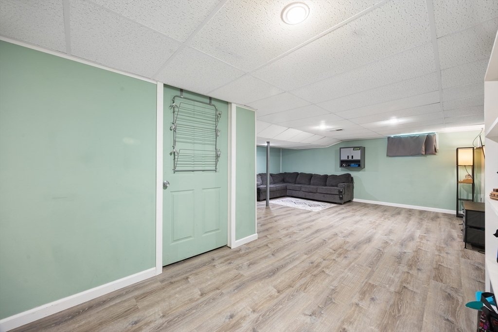 37 Parkerview Street Springfield, MA 01129 - Photo 21 of 31