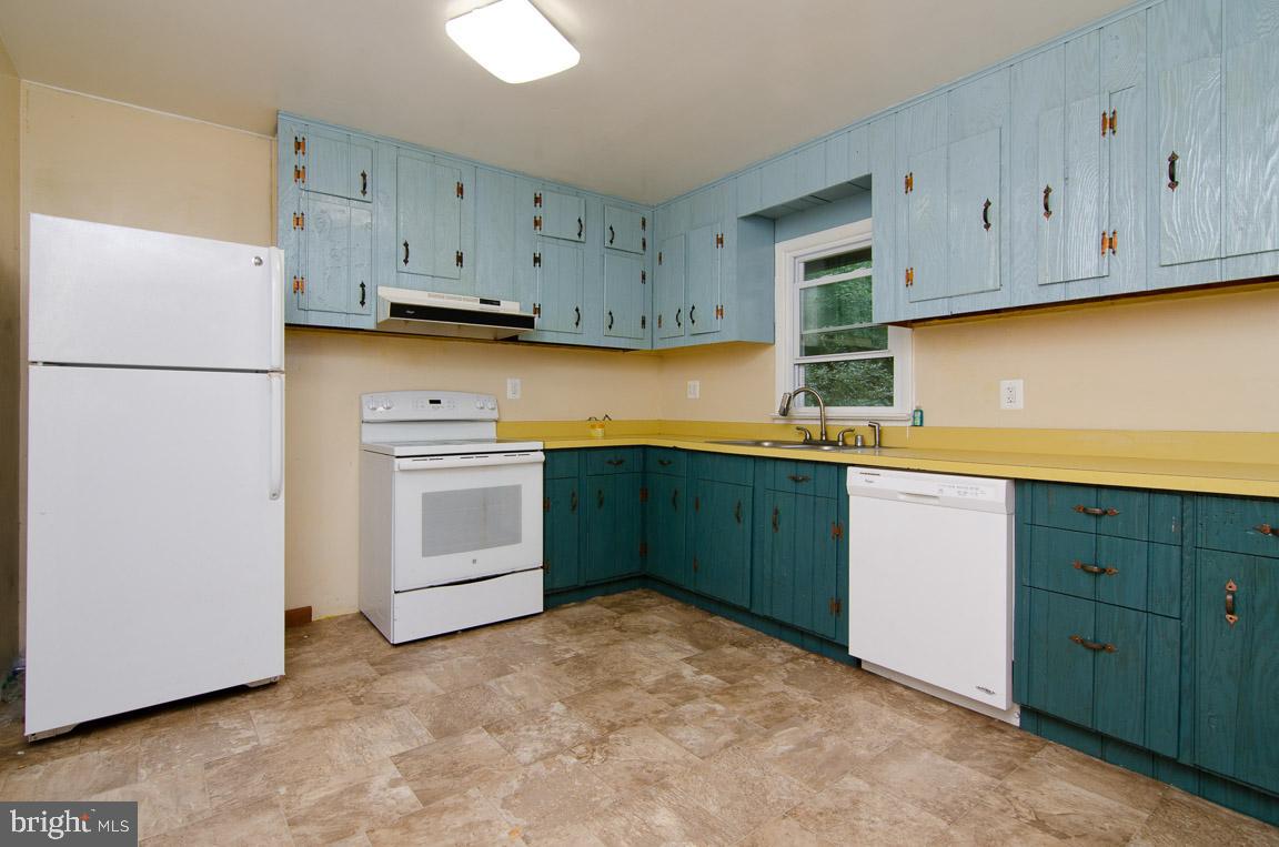 15003 Frederick Road Woodbine, MD 21797 - Photo 9 of 24 Kitchen view 2
