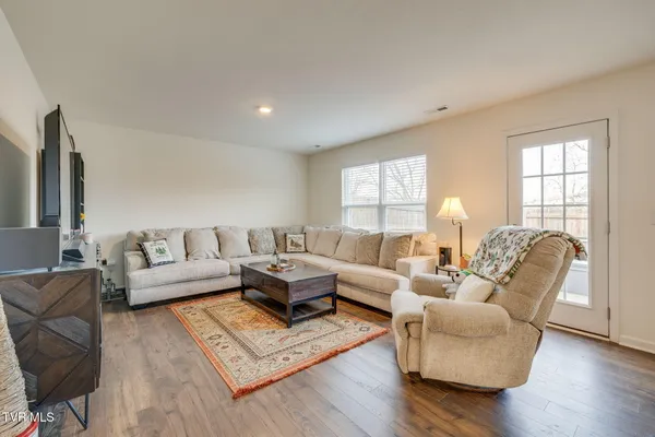 $299,700 | 535 Cox Hollow Road, Kingsport, TN 37663