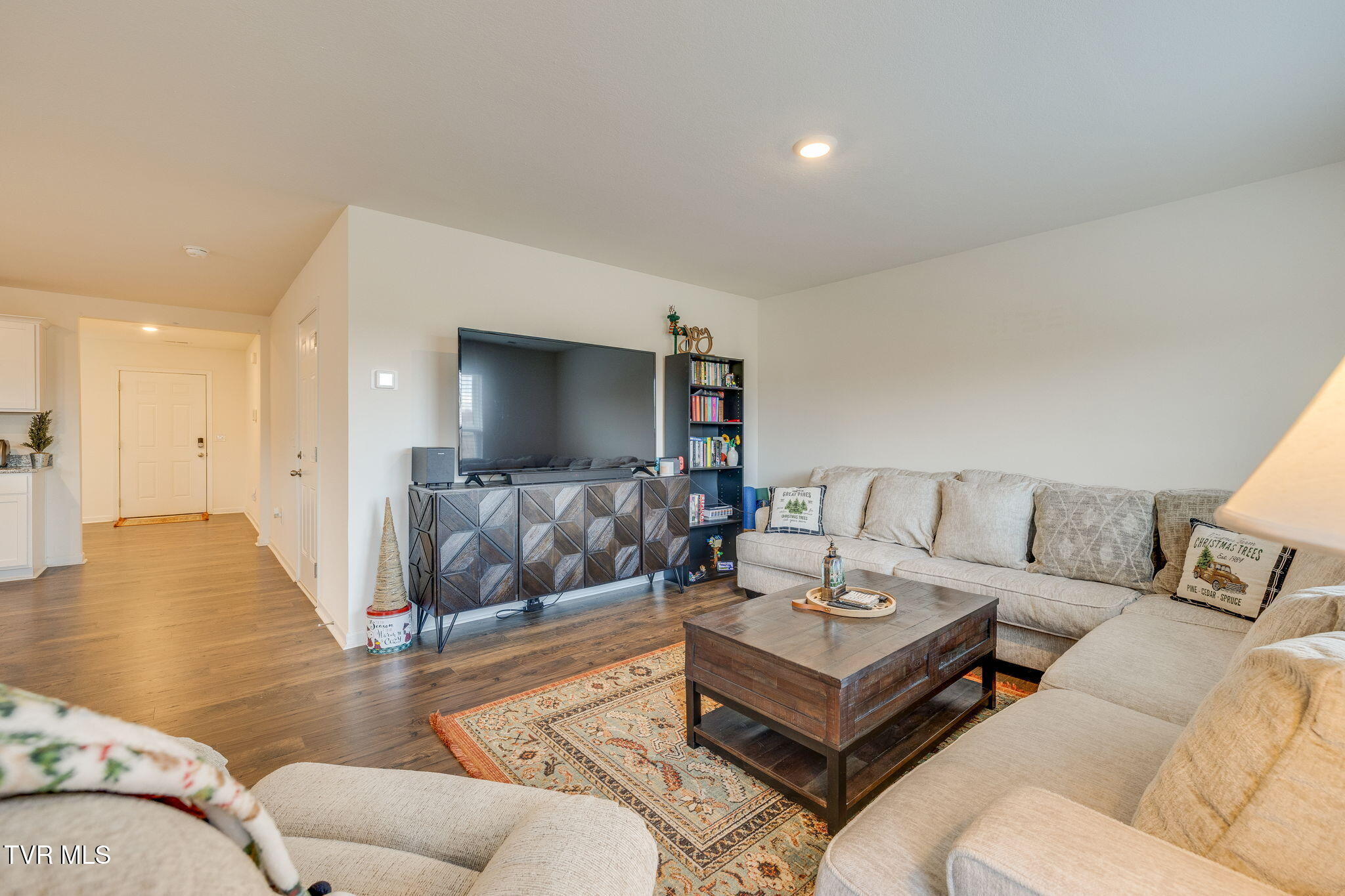 535 Cox Hollow Road Kingsport, TN 37663 - Photo 6 of 30 006