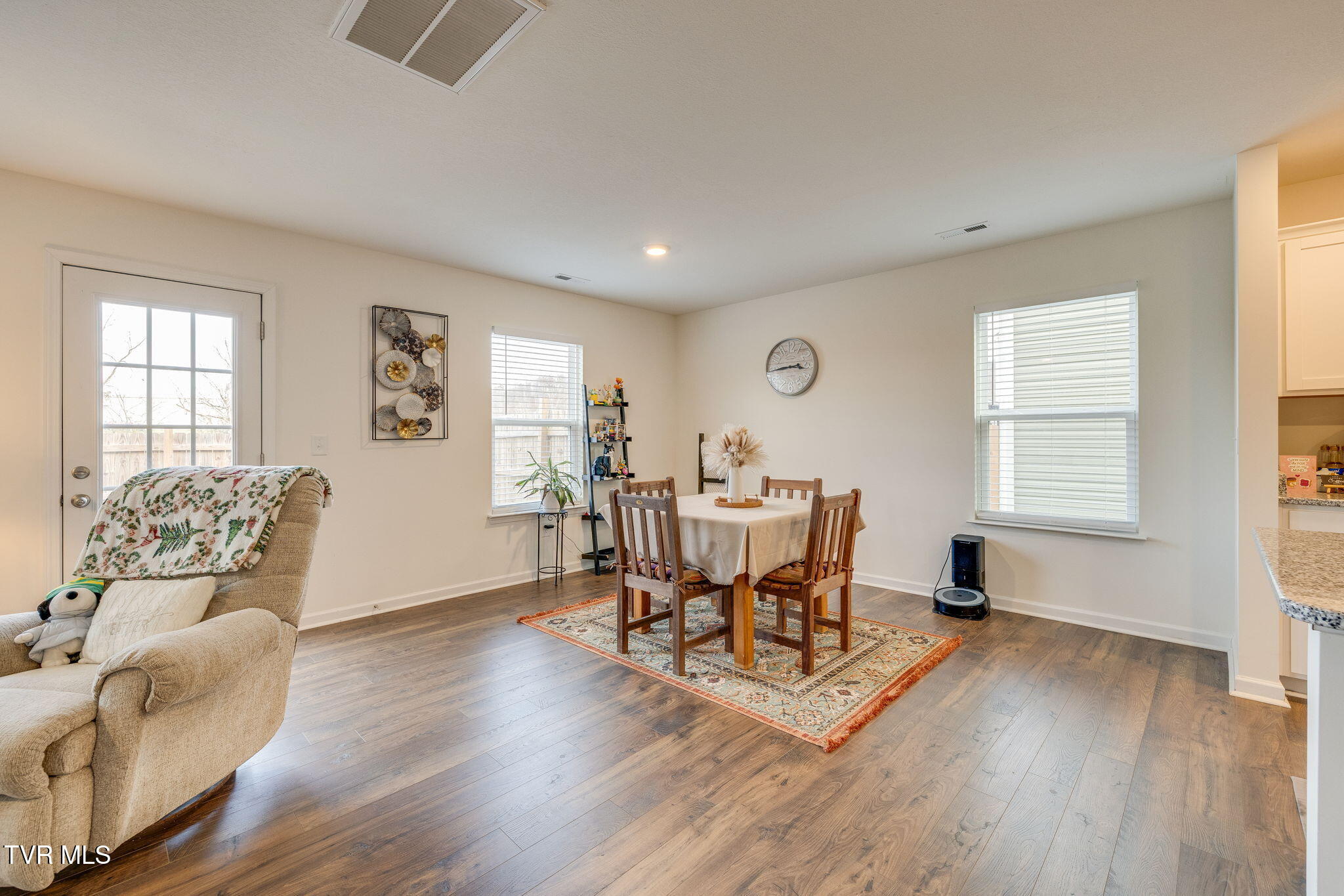 535 Cox Hollow Road Kingsport, TN 37663 - Photo 8 of 30 008