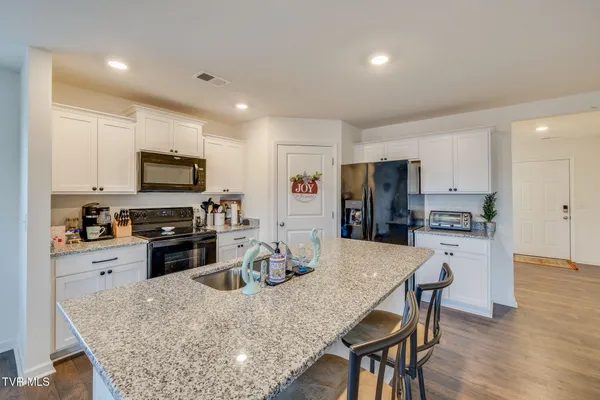 $299,700 | 535 Cox Hollow Road, Kingsport, TN 37663
