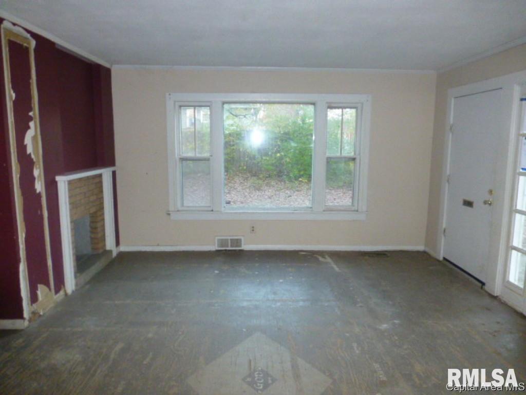 830 South 18th Street Decatur, IL 62521 - Photo 2 of 17