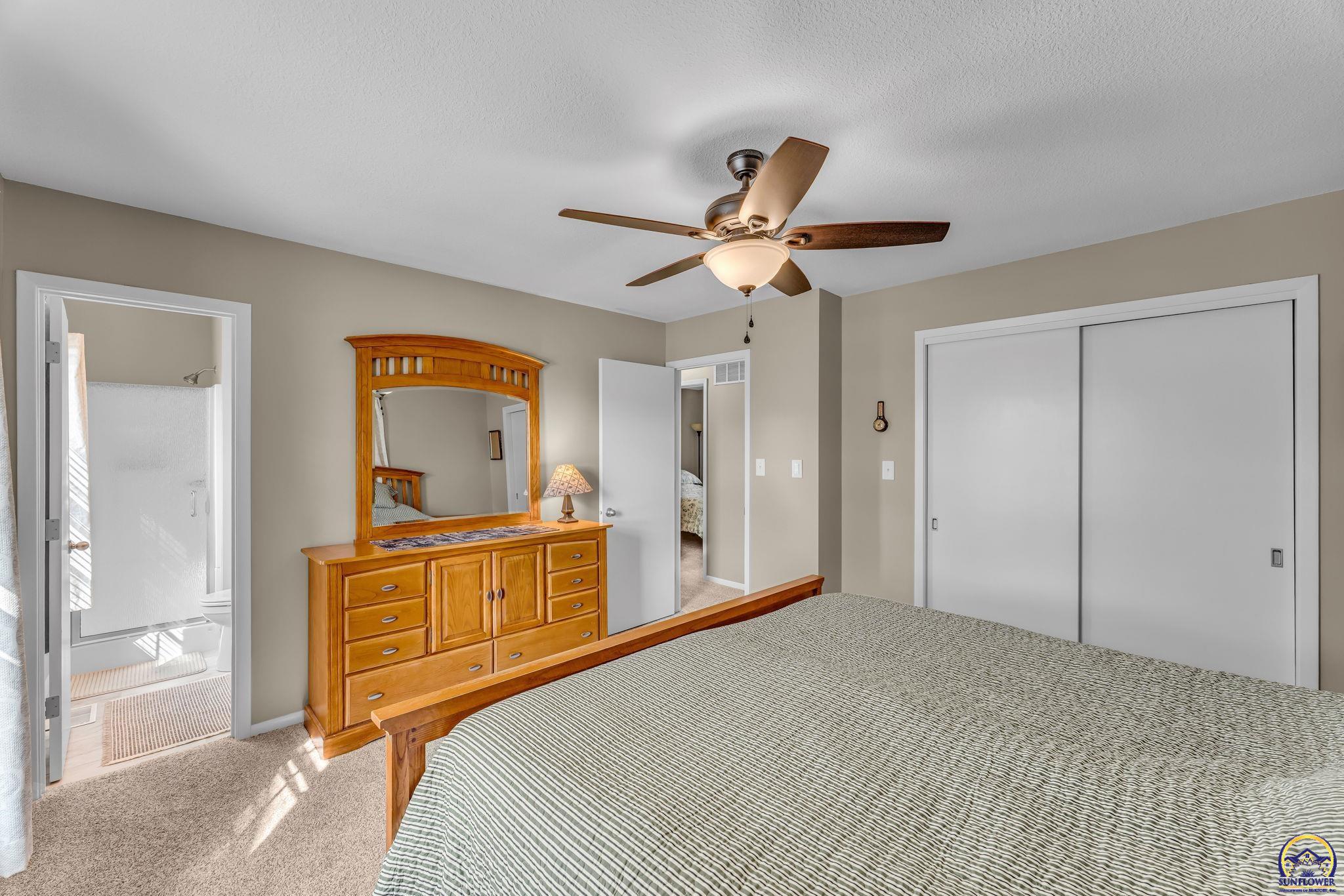 4012 Southwest 35th Terrace Topeka, KS 66614 - Photo 12 of 28