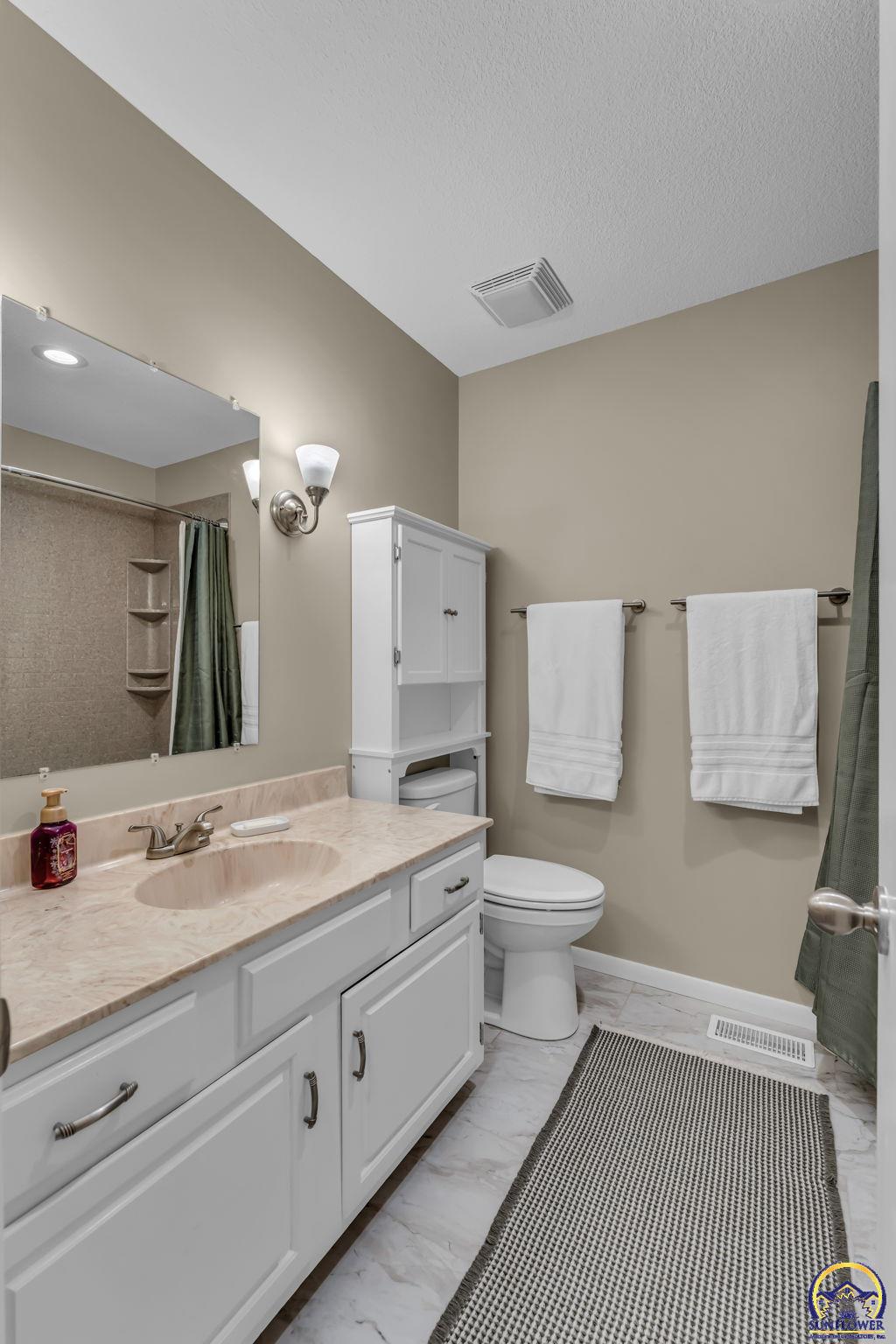 4012 Southwest 35th Terrace Topeka, KS 66614 - Photo 15 of 28