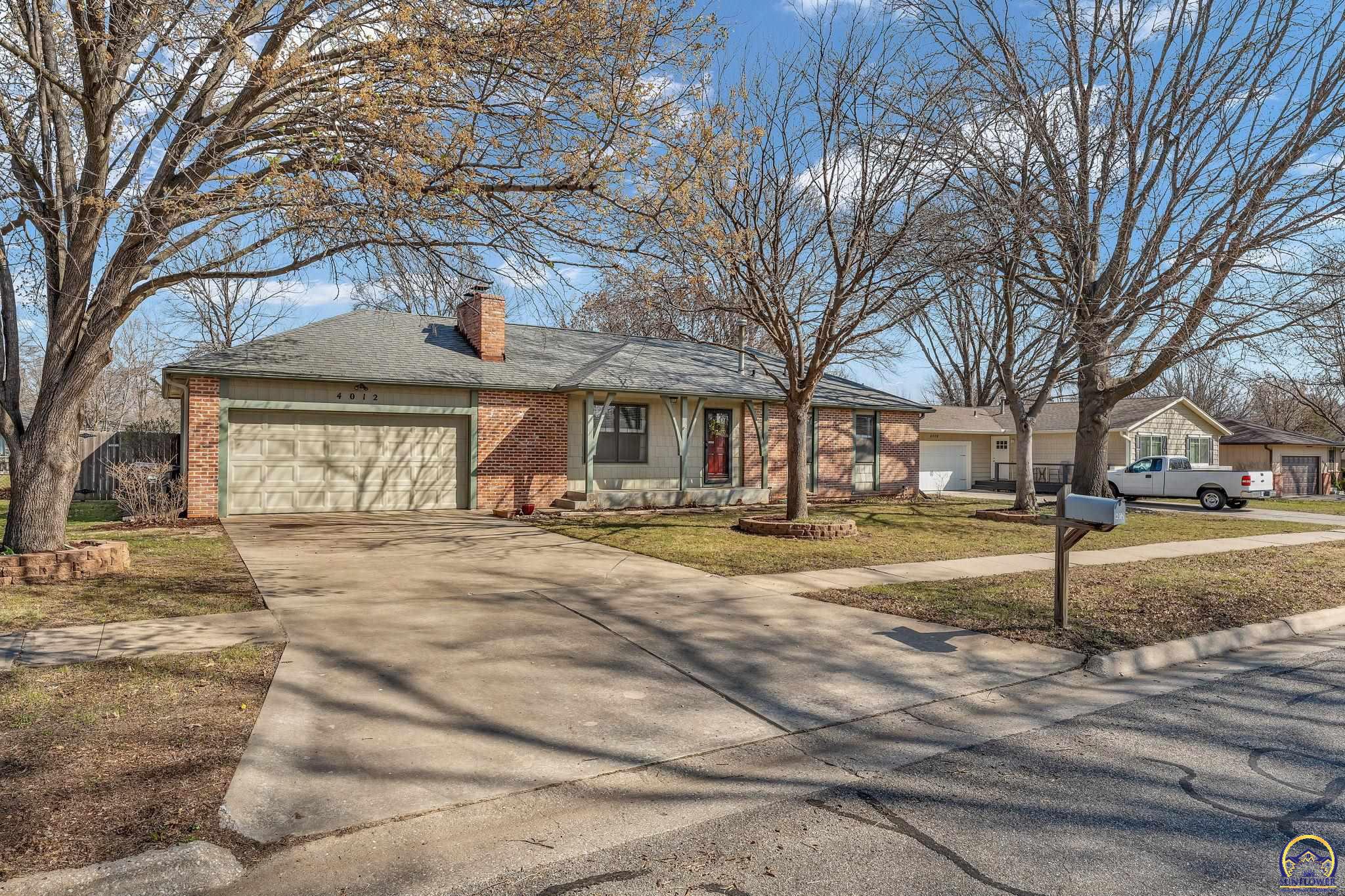 4012 Southwest 35th Terrace Topeka, KS 66614 - Photo 2 of 28