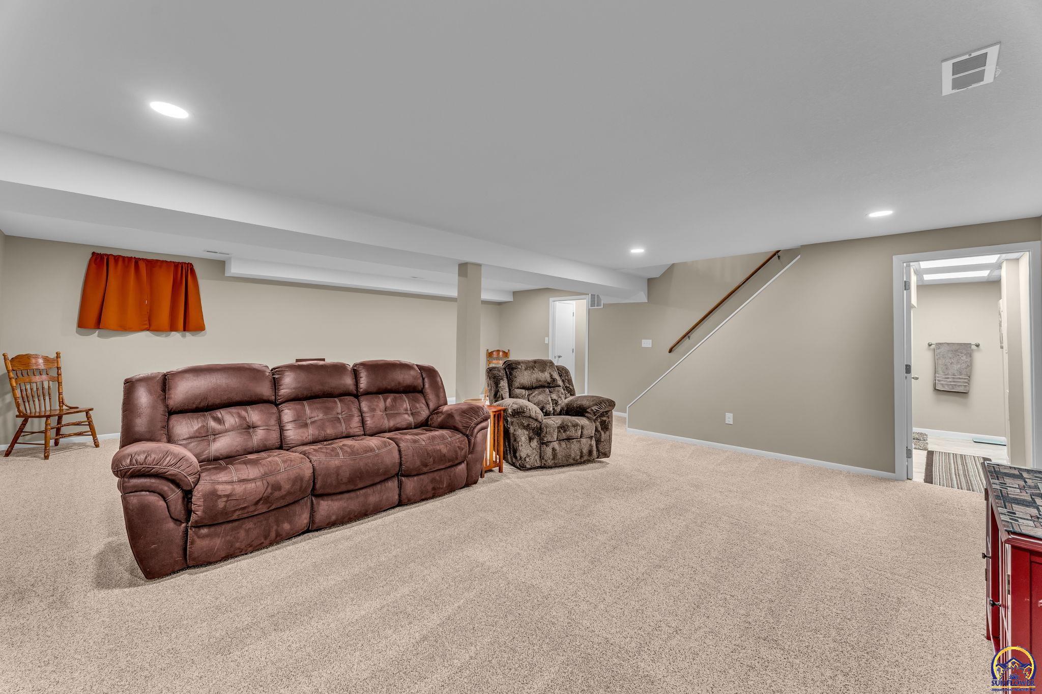 4012 Southwest 35th Terrace Topeka, KS 66614 - Photo 21 of 28