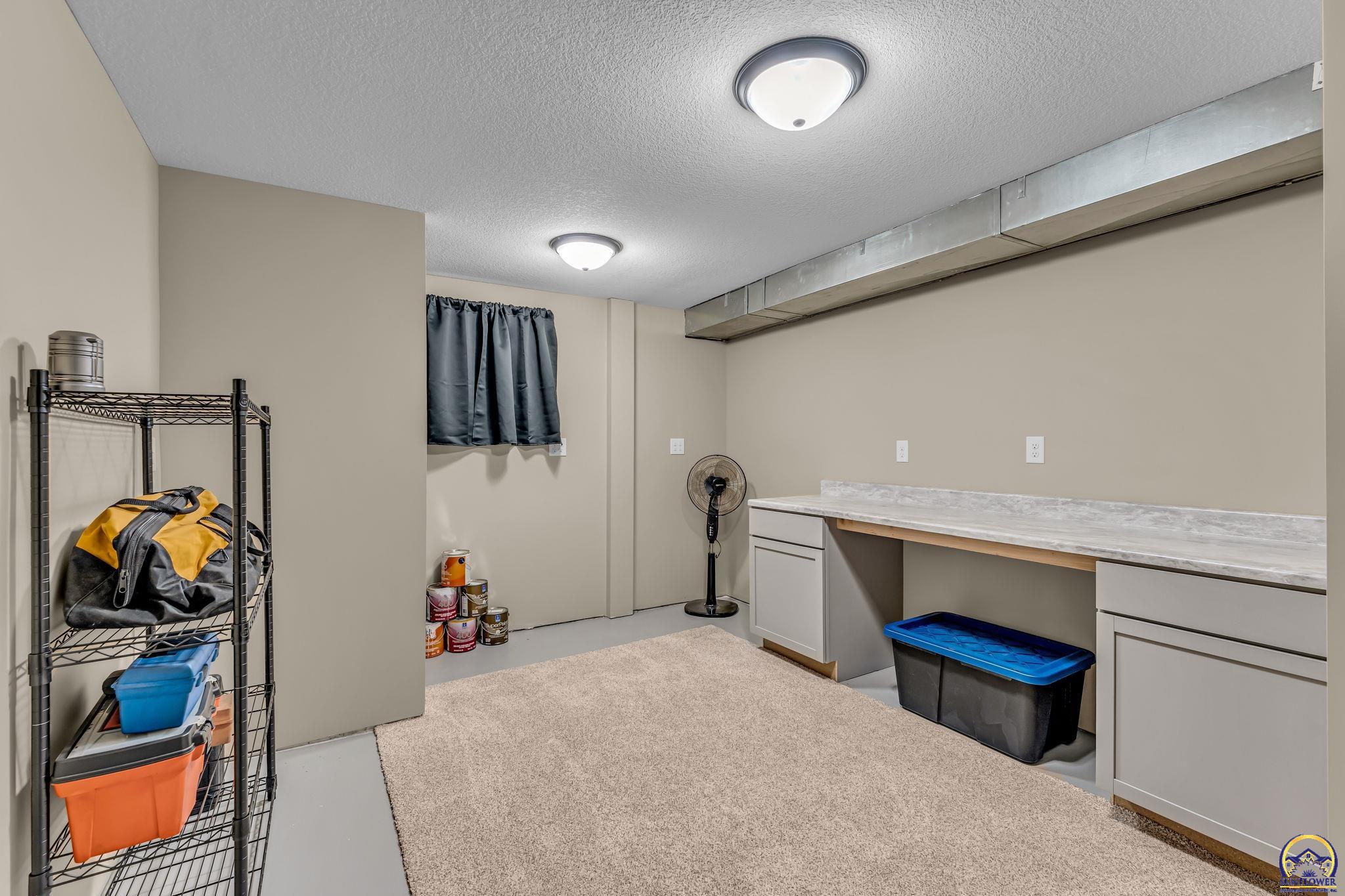 4012 Southwest 35th Terrace Topeka, KS 66614 - Photo 23 of 28