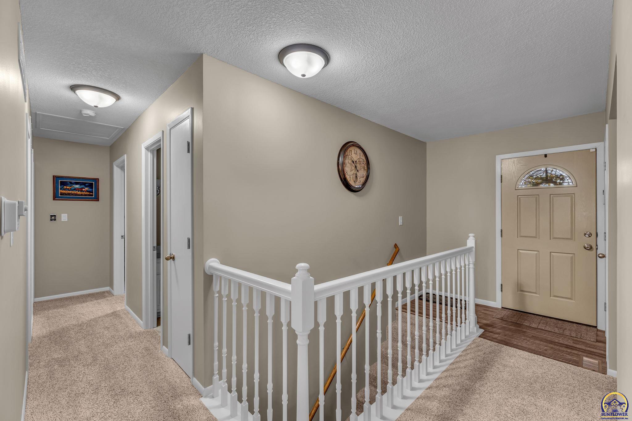 4012 Southwest 35th Terrace Topeka, KS 66614 - Photo 3 of 28