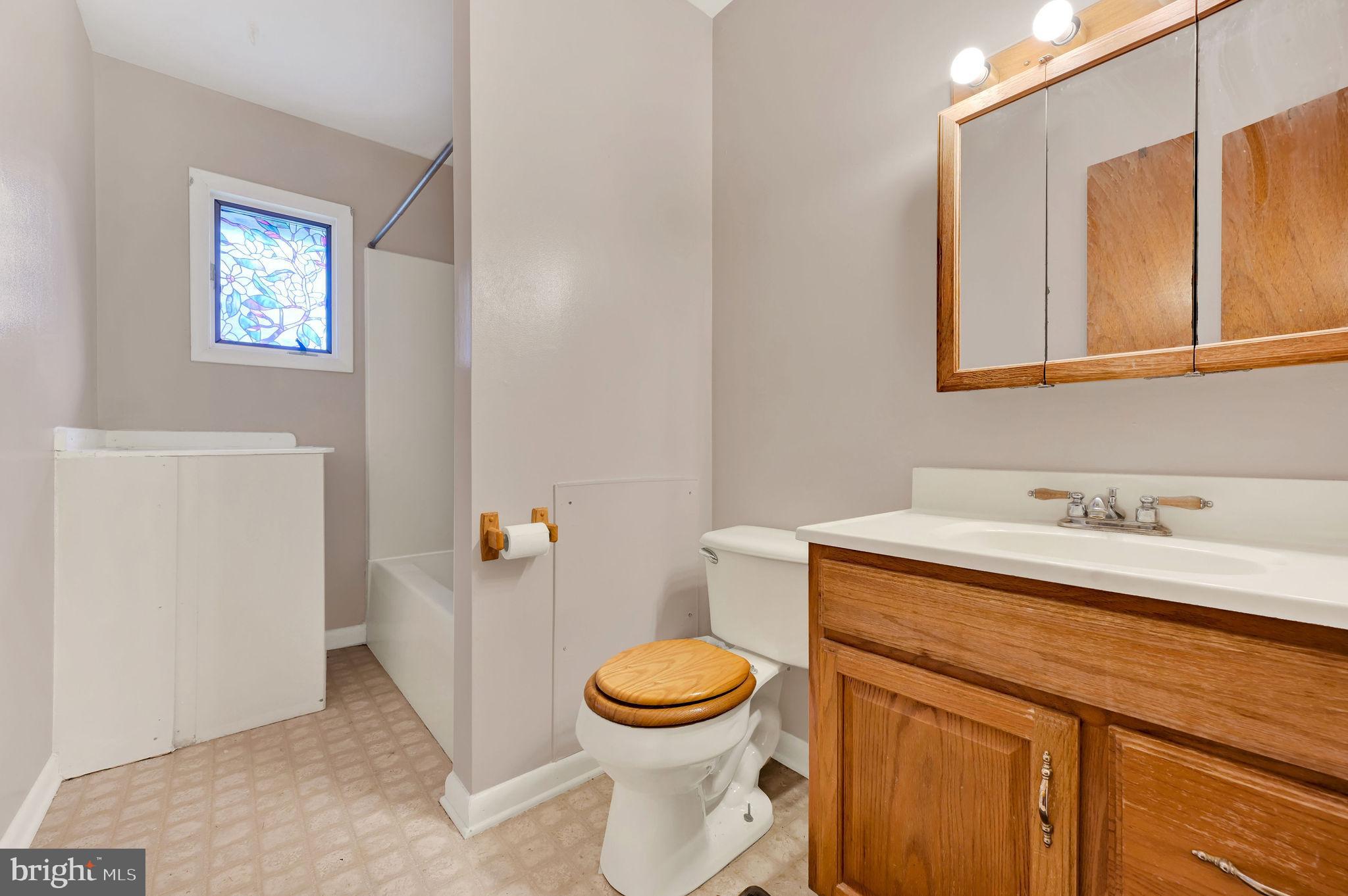 511 Sunset Road Dover, DE 19901 - Photo 10 of 17 Bathroom