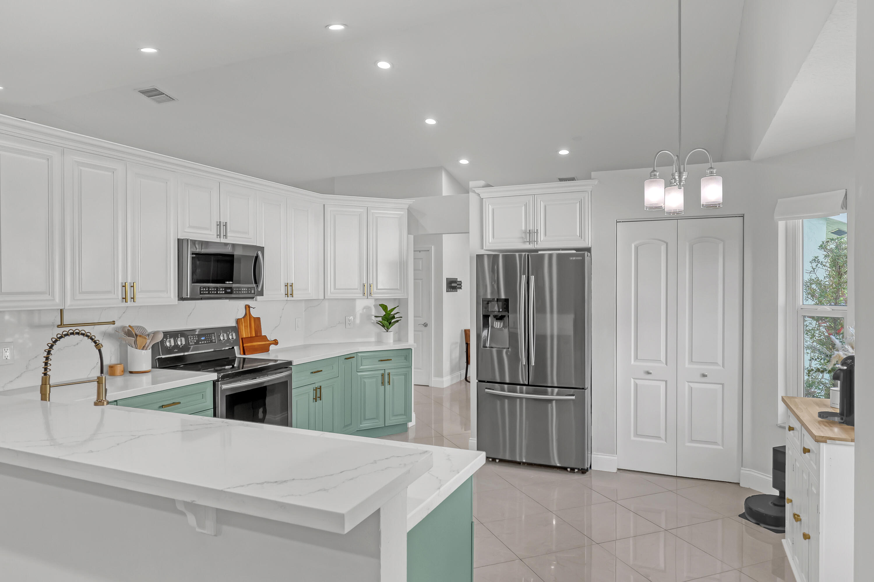 5770 Aspen Ridge Circle Delray Beach, FL 33484 - Photo 19 of 60 Kitchen
