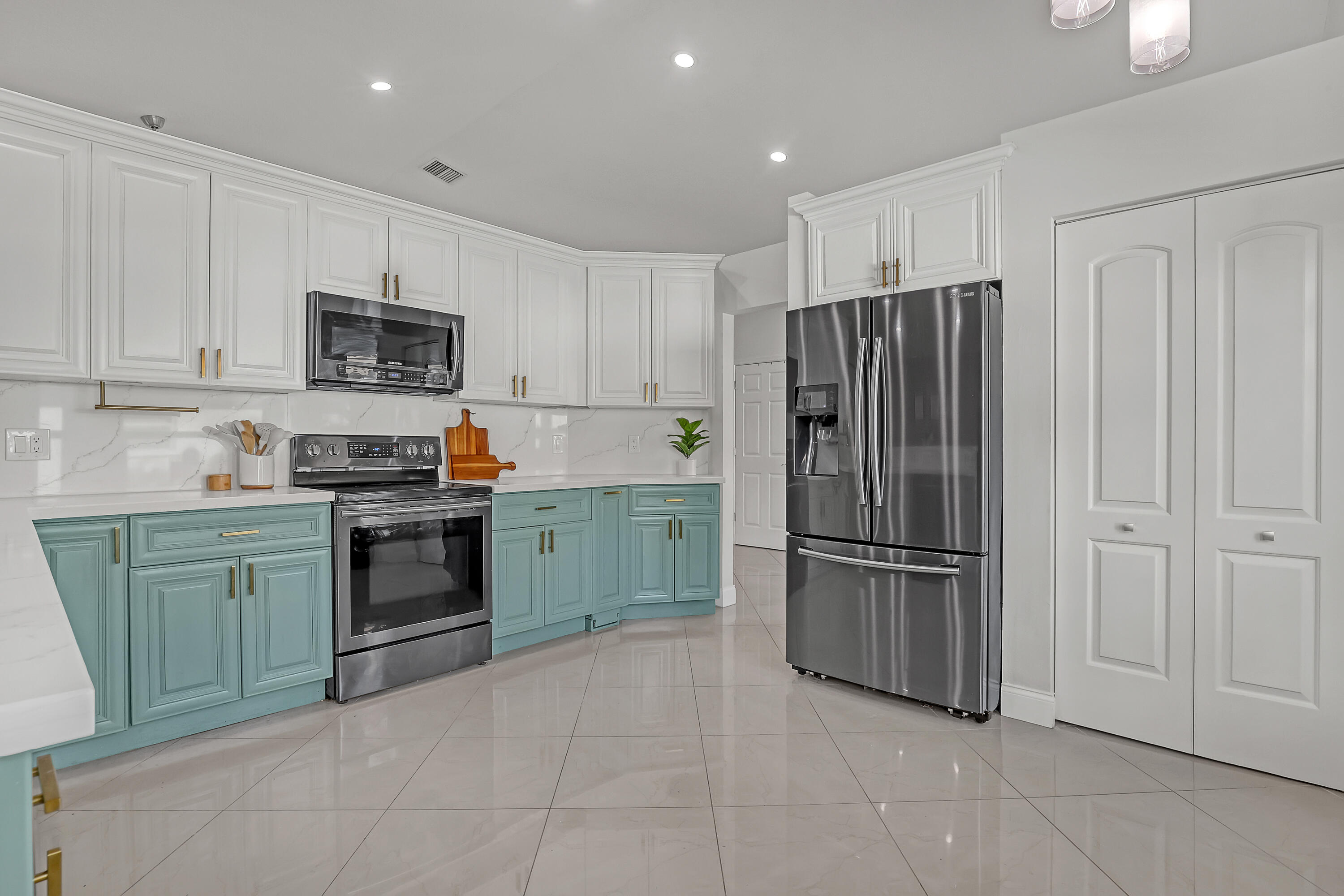 5770 Aspen Ridge Circle Delray Beach, FL 33484 - Photo 20 of 60 Kitchen
