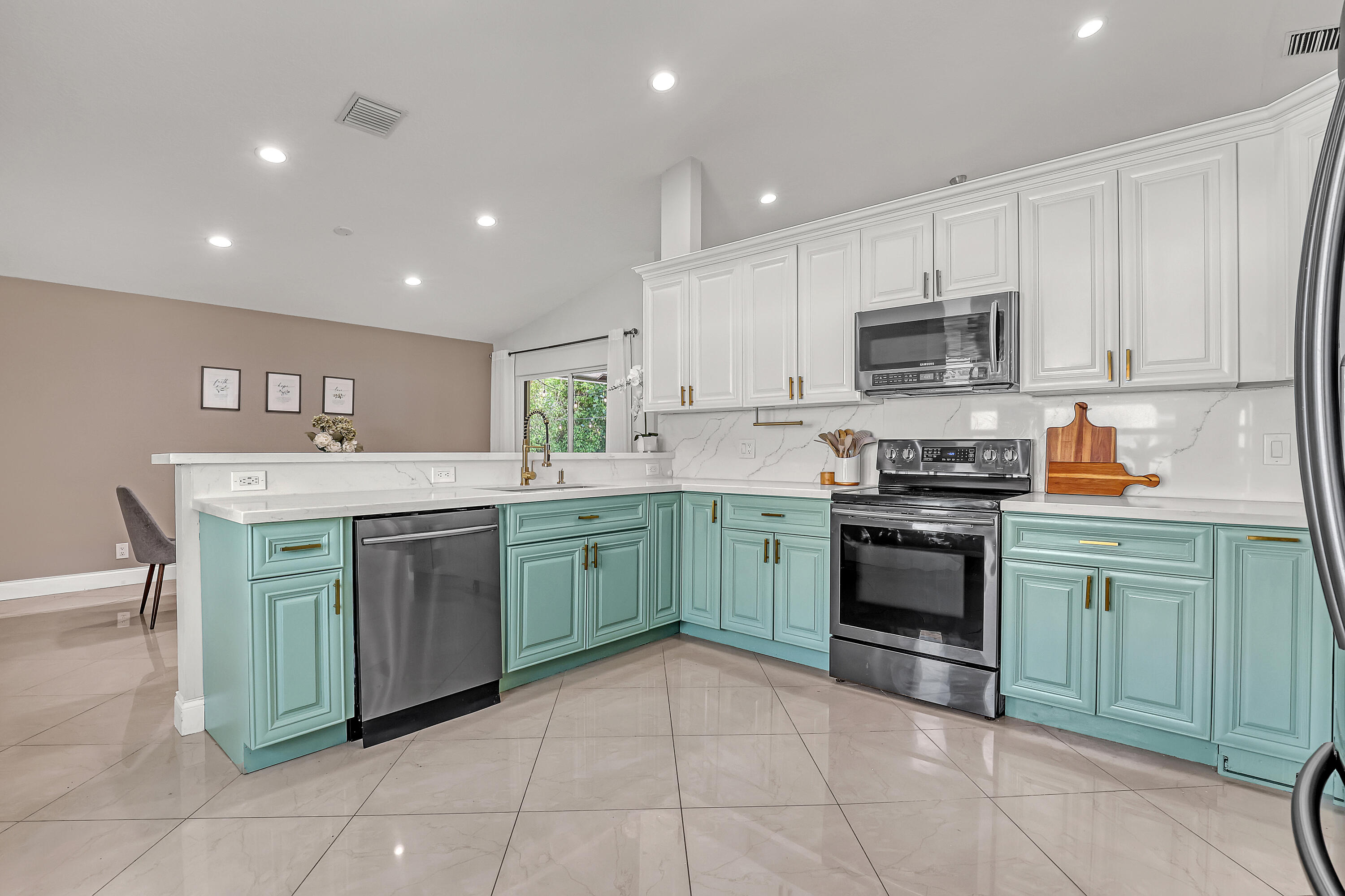 5770 Aspen Ridge Circle Delray Beach, FL 33484 - Photo 2 of 60 Kitchen