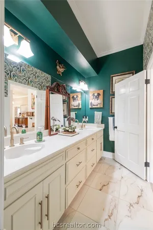 $425,000 | 1308 Brook Hollow Drive, Bryan, TX 77802