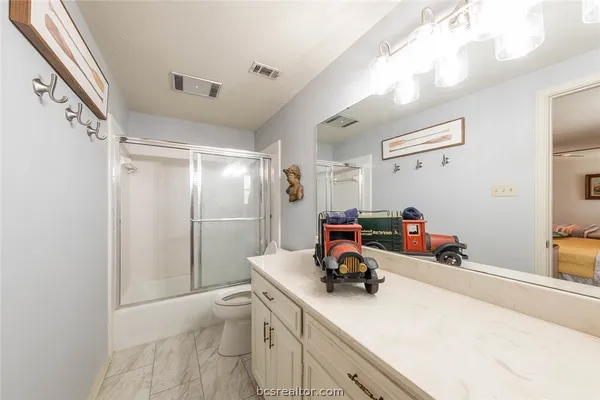$425,000 | 1308 Brook Hollow Drive, Bryan, TX 77802