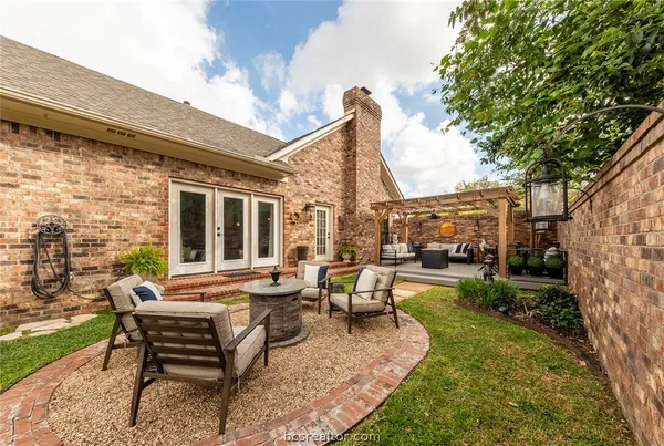 $425,000 | 1308 Brook Hollow Drive, Bryan, TX 77802