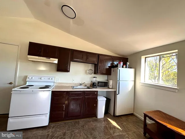 $1,200 | 117 North Black Horse Pike, Unit B, Blackwood, NJ 08012