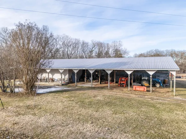 $2,000,000 | 7055 Mooneyham Lonewood Road, Spencer, TN 38585