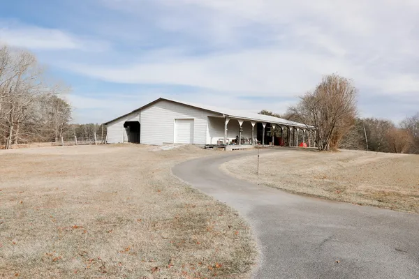 $2,000,000 | 7055 Mooneyham Lonewood Road, Spencer, TN 38585