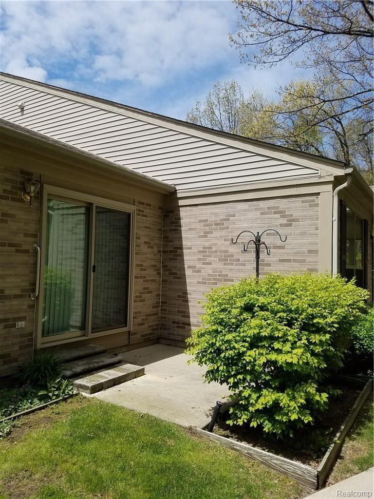 240 Pine Tree Ridge, Unit 3 Waterford, MI 48327 - Photo 34 of 35 20170511_135830.jpg