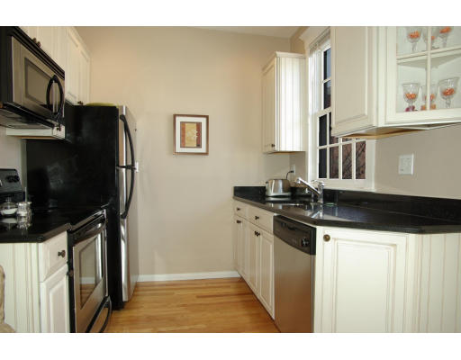 24 High Street, Unit 2 Boston, MA 02129 - Photo 4 of 7 Gallery Image 4