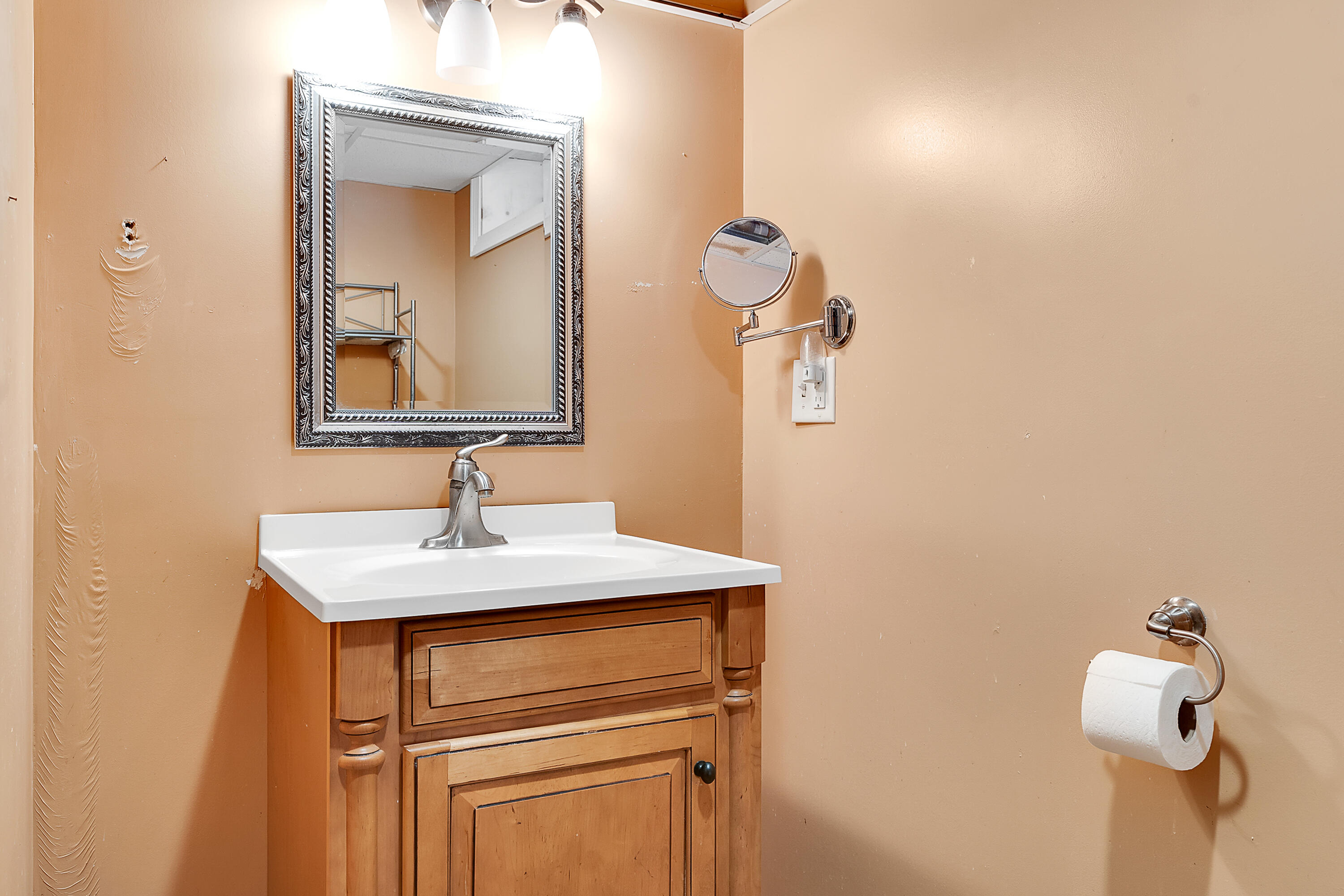 123 Holmes Road Scarborough, ME 04074 - Photo 54 of 57 123Holmes-56
