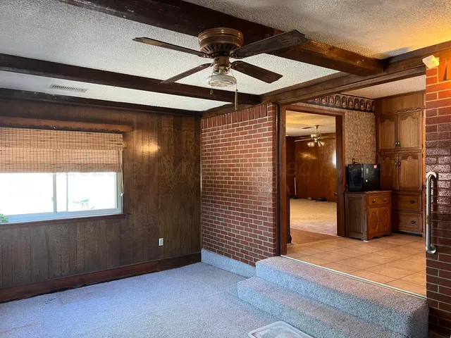 en view of a room with gym equipment